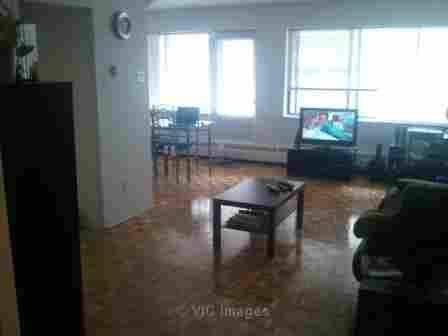 Spacious 3 ½ all included in a concrete building. Aprill FREE, Available IMMEDIATELY; Cavendish and Cote-St-Luc 