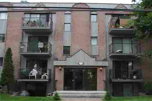 4½ Condo for rent - July 1st 2011 - Very Clean - Wood Floors