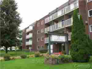 $800- 2 bdr- Sunny Quiet Renovated Apartment for July(Vaudreuil)