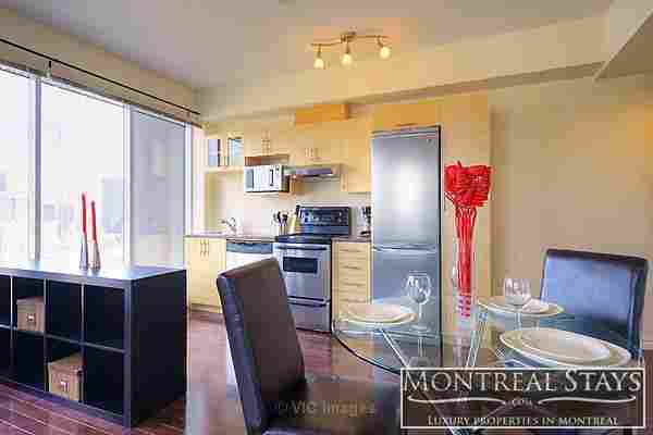 On sherbrooke ouest, downtown, perfect for business trip