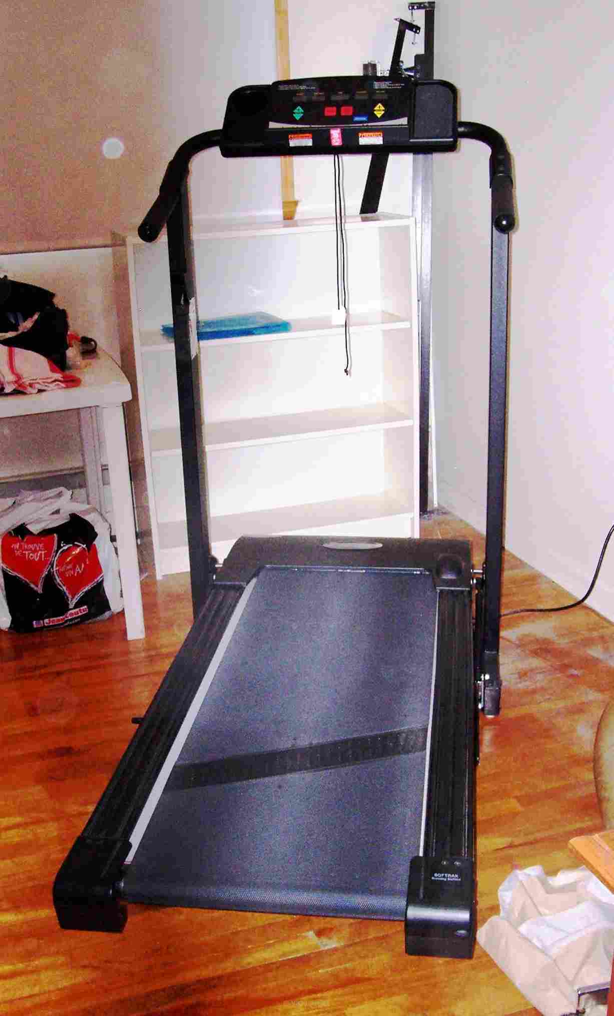 FREE SPIRIT TREADMILL RARELY USEDL