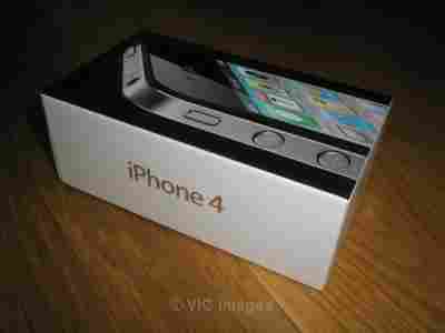Brand new Apple iphon 4 Black berry tourch 9800