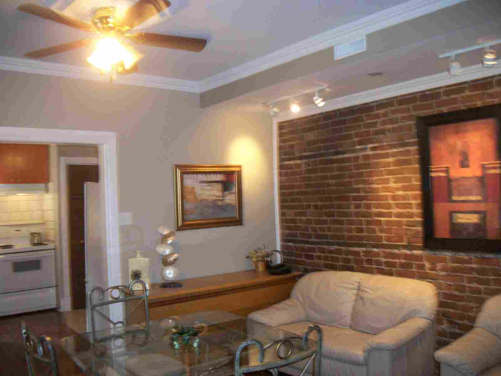 3 Bedrooms, 2 full Bathrooms, Metro St-Henri, All renewed.