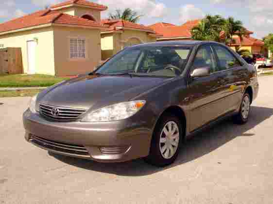 2006 Toyota Camry LE - $2300