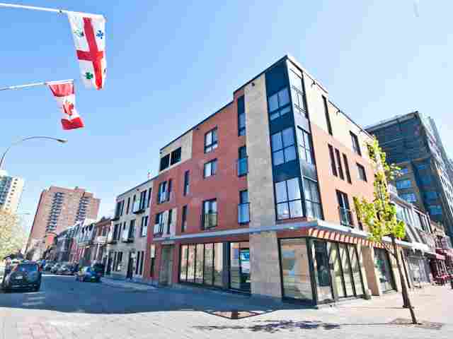 More than affordable! Beautiful loft in the heart of the plateau!