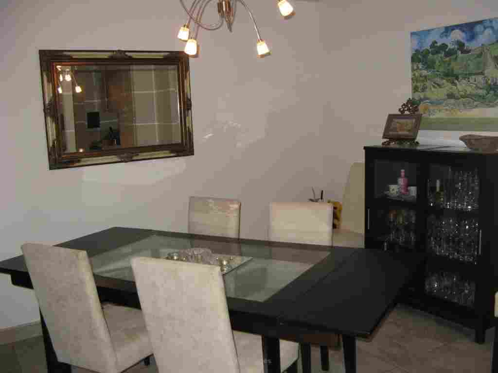 COMPLETE DINING SET - ENSEMBLE DE SALLE À DÎNER COMPLET