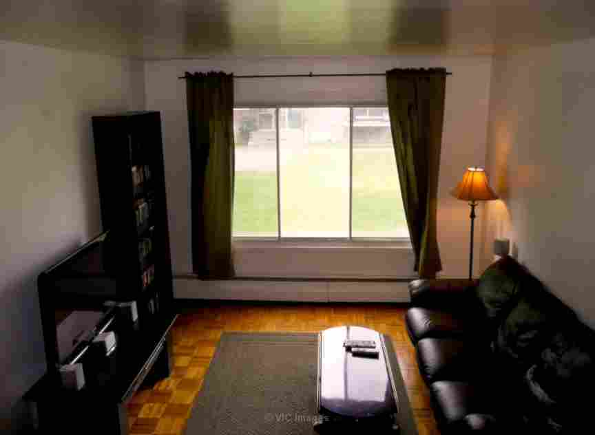 LARGE 4 AND A HALF ON FIRST FLOOR WITH BALCONY