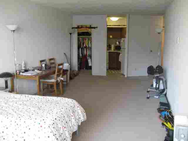 Lease Transfer, Large 2 ½ Studio, August 1st : McGill Ghetto