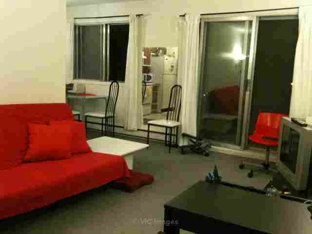 $710 4 1/2 appartment 5 minutes walk from metro angrignon