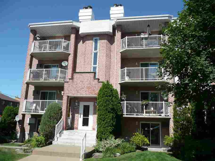Grand condo 4 ½ à vendre à Chomedey, Laval