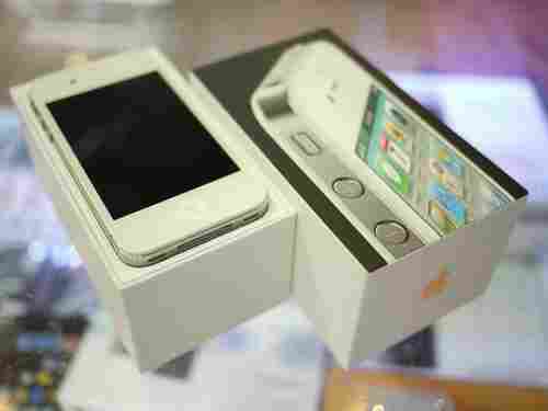 Apple iphone 4G HD 32GB (Unlocked) - $300usd 
