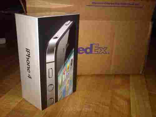 Apple iPhone 4G 32GB Black Factory 4 / Unlocked Phone