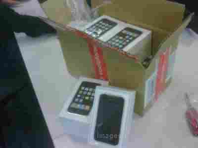 new iPad 2 64gb, iPhone 4, Blackberry torch 9800,HTC HD2, Samsung S2 and Get 1 Free