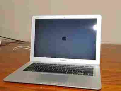 www.urelectron.com sell original apple macbook pro air macbook, brand notebook newest sony Dell HP laptop, Sony cameras,nikon cameras. 