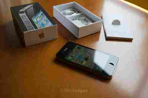 For sale:  iPhone 4, Blackberry torch 9800,iPad 2 64GB,Samsung Galaxy S2 Buy 2 get 1 free $250