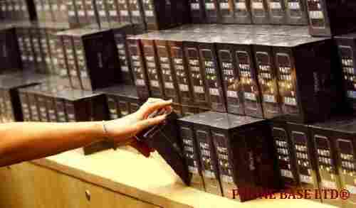 Purchase New Various Apple iPhones and iPads.(Contact us for Coming iPhone 5 Now)