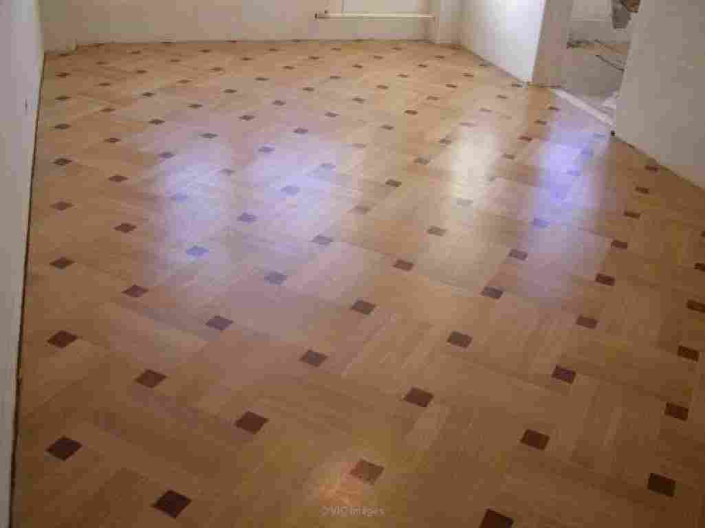 Hardwood floor instalation & sanding services