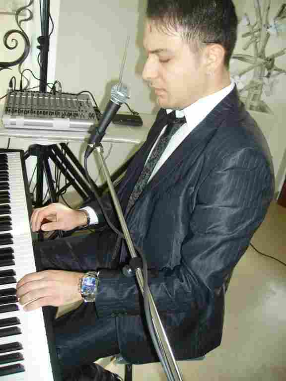 International Professional Singer Available