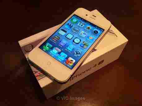 For Sell :: New Apple iPhone 4S 32GB----$400usd 