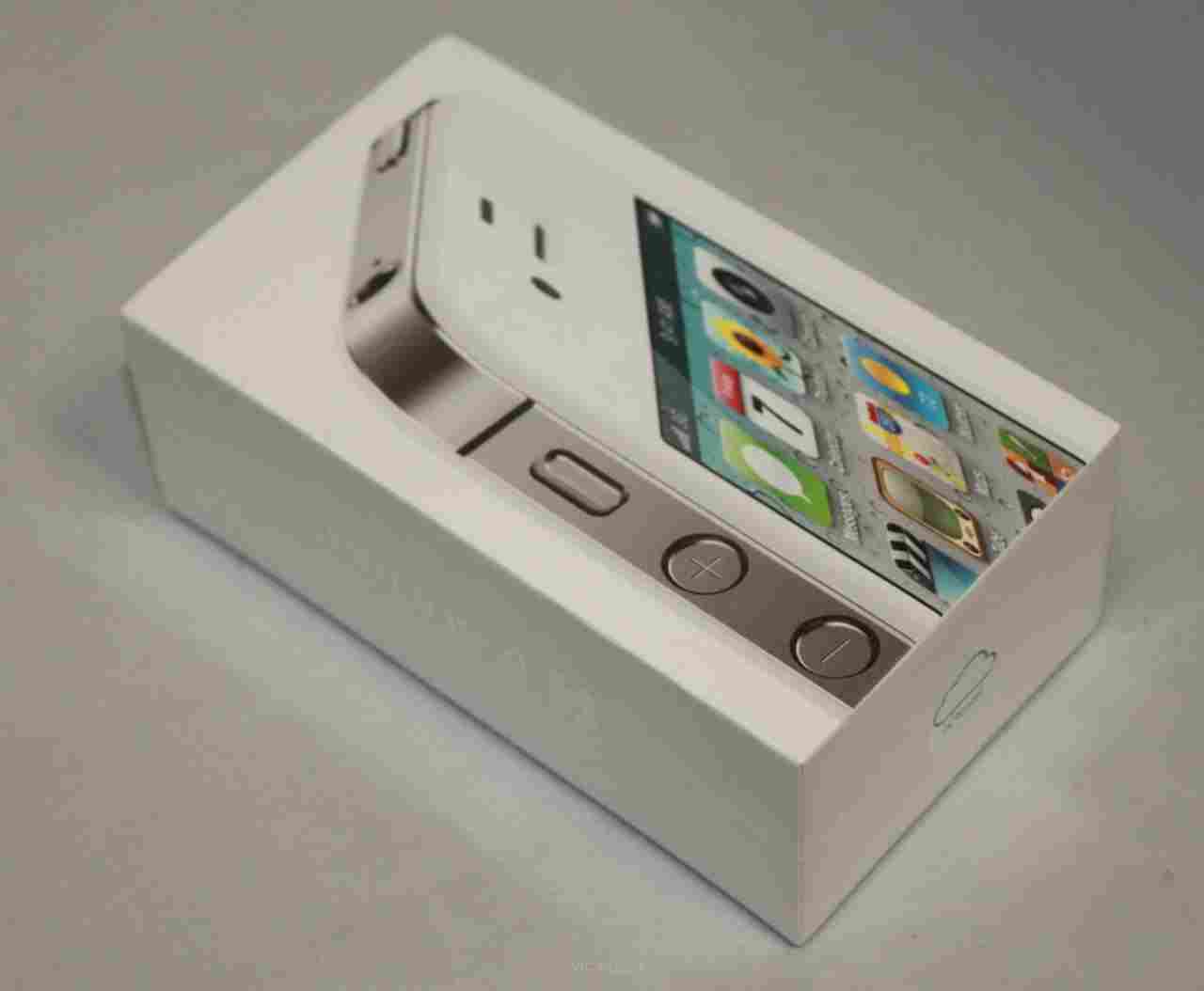 For Sale: Apple iPhone 4S 64GB (Unlocked) (White/Black)$400USD