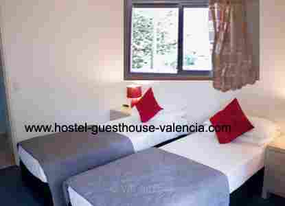 Guesthouse-hostel-Valencia private rooms for holiday & short stay - hostel-guesthouse-valencia.com