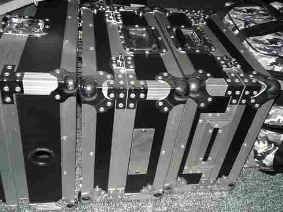 Brand New 2pcs Pioneer CDJ2000 &1 unit Pioneer DJM800 Mixer & HDJ2000 Headphones....Yamaha LS9