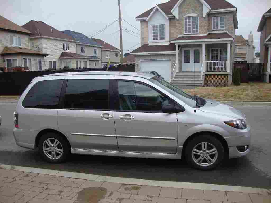 2004 Mazda MPV