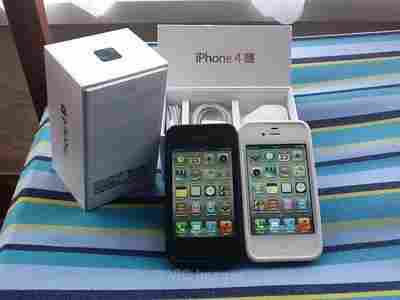 FOR SALE: Apple iPhone 4S 64GB Unlocked..