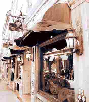 Furnished rooms in the old port, everything included