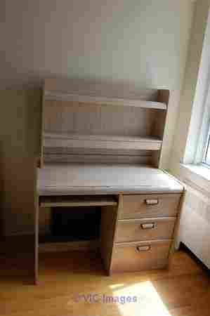 STUDENT / STUDY DESK (MADE IN CANADA) - $130