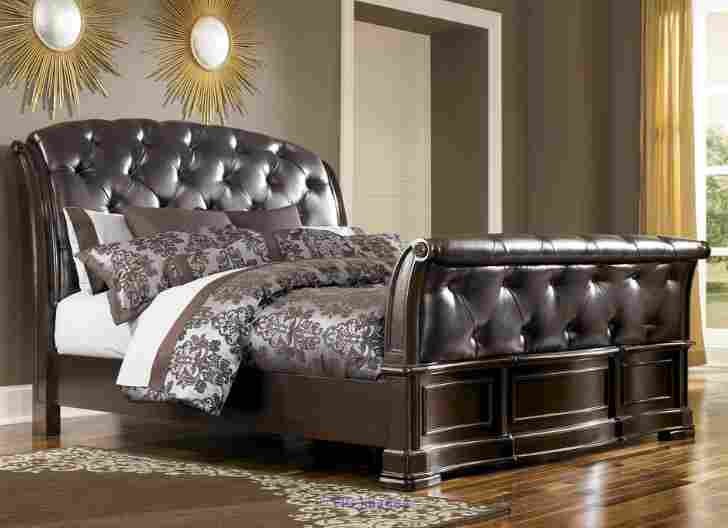 King sleigh bed, 3 drawer nightstands, Round glass dining table