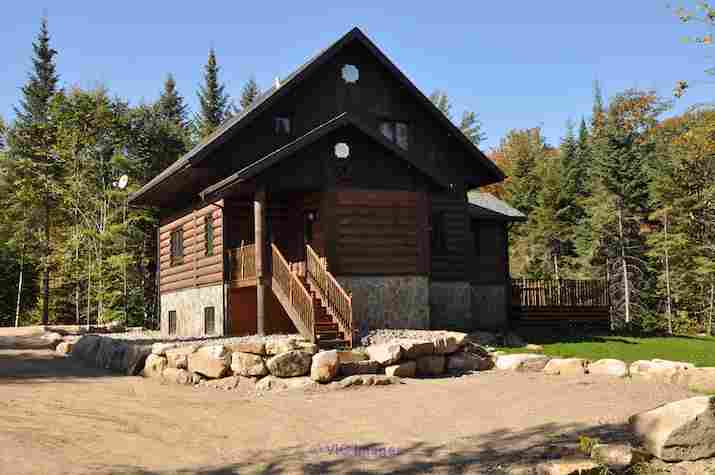 Chalet Bois Rond à vendre dans les Laurentides à Wentworth-Nord