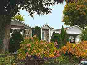 Belle maison sur grand terrain a Lachenaie