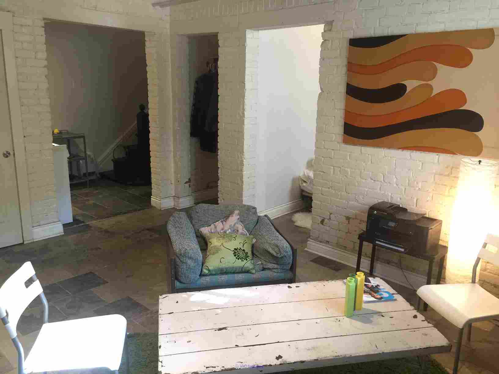 Huge garden downtown metro guy concordia 3 1/2 heated furnished tv wif