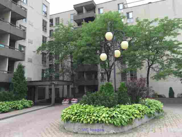 newly rennnovated 3 1/2 for sublease near place vertu