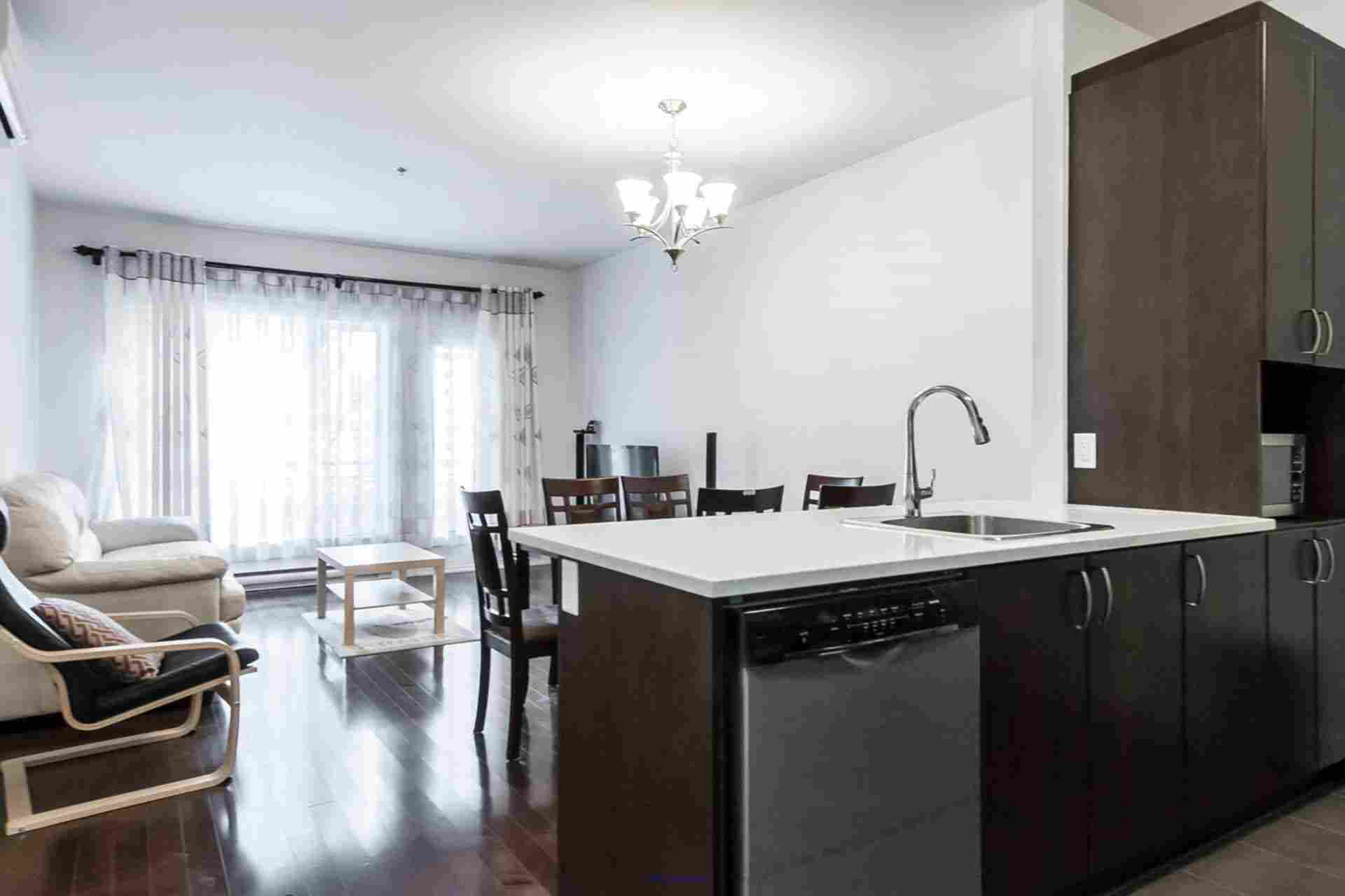 GREAT Location: Downtown, Near Metro, Shops, Chinatown (Sept 1 )