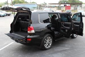 i want to sell  My Lexus 2013 SUV USED
