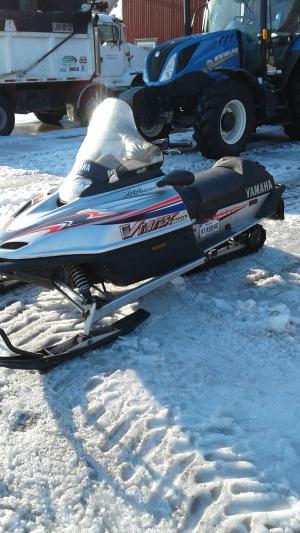 Snowmobile yamaha vmax delux