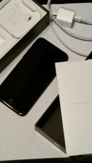 IPhone 7Plus 128GB ( factory unlocked ) Smartphone