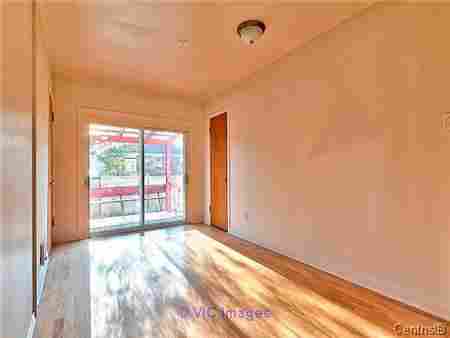 Apartment in St. Eustache Duplex