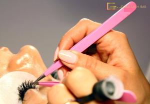 Eyelash extensions in Vancouver & its Benefits