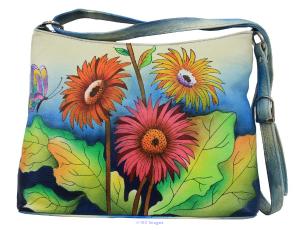 US Handbags Manufacturer Looking for Local Partner in Canada