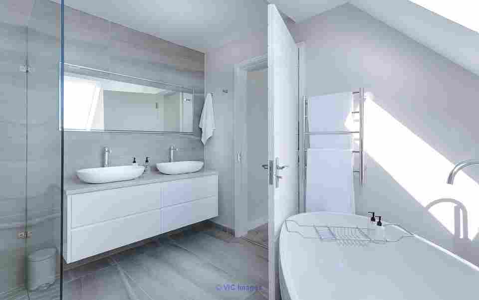 Switch your old bathroom with hi-class bathroom deisgn.
