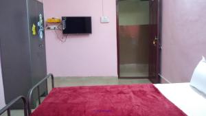 For Hotels / Lodging / Rooms / Paying Guest 709012102