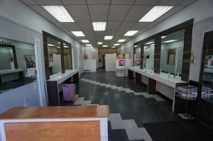Local Commercial à louer *900 pi ca* (Commercial Space) à Cartierville