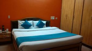 For Hotels / Lodging / Rooms / Paying Guest 709012102