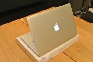 Apple MacBook Pro MJLQ2LL/A 15.4" Laptop with Retina Display