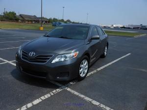 2010 Toyota Camry LE still in good conditon