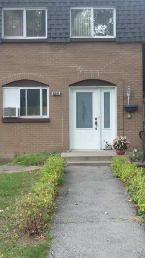 3 Bedroom Townhouse For Sale in Dollard Des Ormeaux-West Island