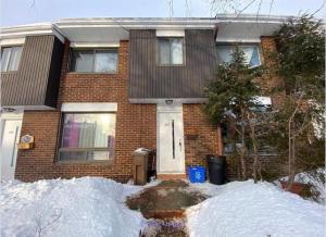MAISON À ÉTAGE EN VENTE À LAVAL